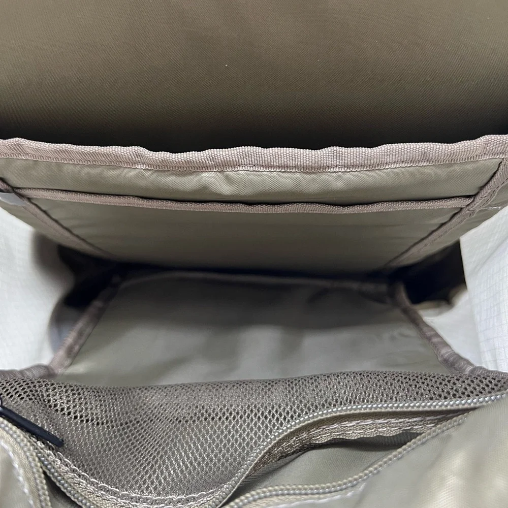 Thule Black and Gray Unisex Lithos Backpack 16L NWT